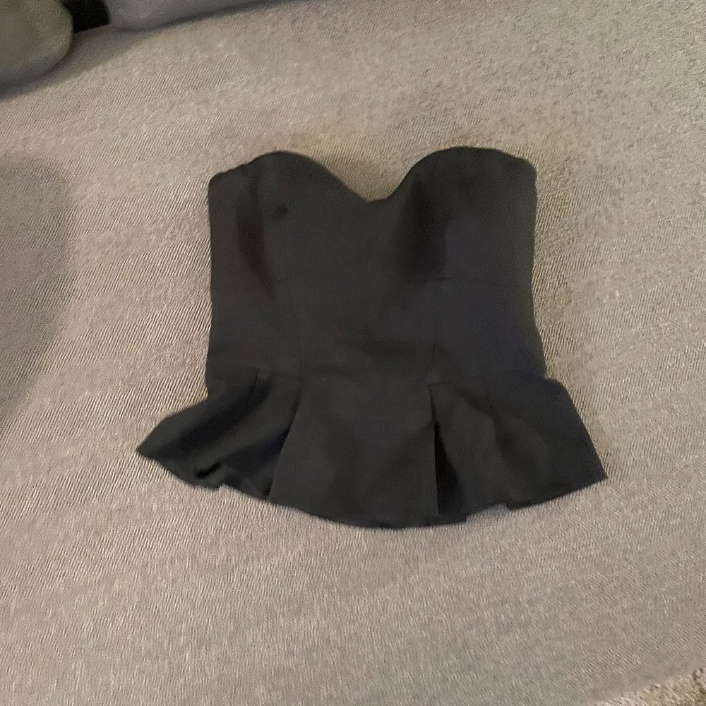 Aritzia black strapless sweetheart peplum top